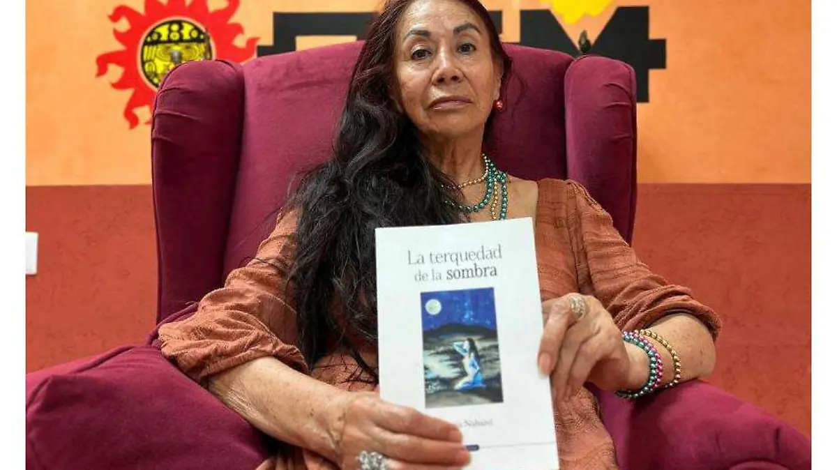 La escritora tlaxcalteca Gloria Nahaivi presenta su nuevo libro “La terquedad de la sombra” Gibran Espinoza (2)